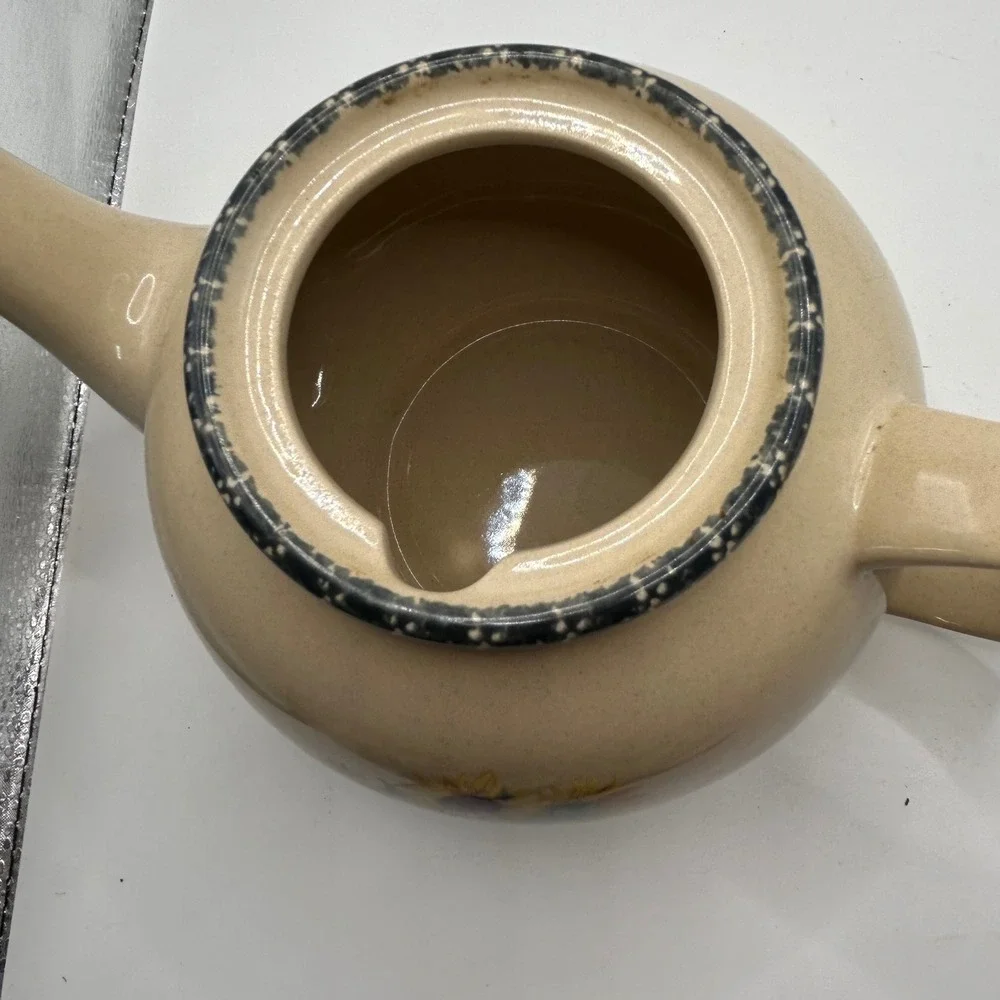 Home & Garden Party Ltd Sunflower Ceramic Teapot Cream 2002 Vintage